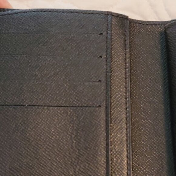 Louis Vuitton EPI Wallet - Picture 6 of 9